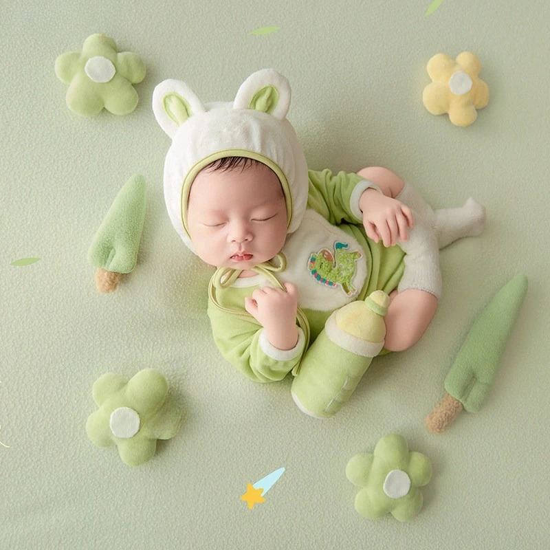 Newborn Photography Props Green Theme Set Floral Cute Horse Doll Milke Bottles Blanket Theme Set for Studio Photoshoot Accessory