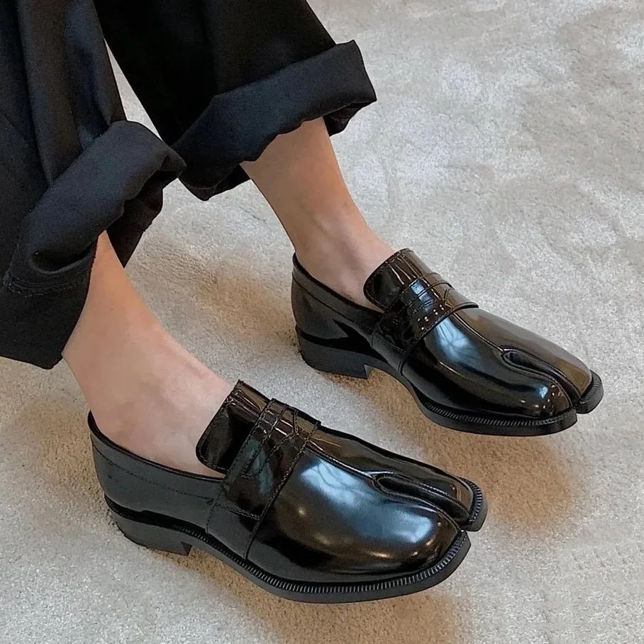 mocassini-da-donna-primavera-2026-trendy-stile-britannico-con-punta-divisa-in-vera-pelle-suola-spessa-a-ferro-di-cavallo-scarpe-casual-eleganti