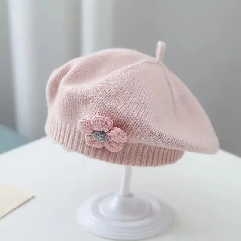 Children\'s flower beret autumn and winter new princess style knitted woolen hat boys and girls candy colored painter hat