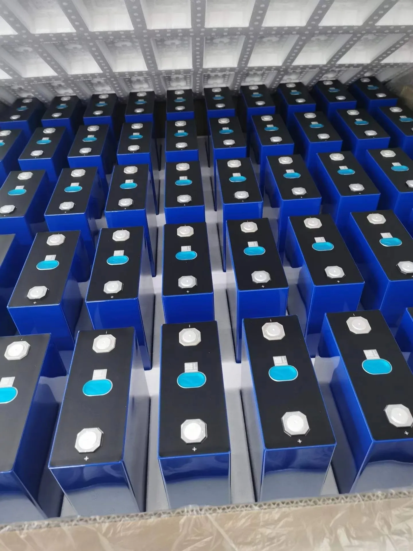 Grade A 3.2V 340Ah LiFePO4 Cells, High-Capacity LFP Prismatic Battery Cells for Solar ESS & Renewable Energy Storage