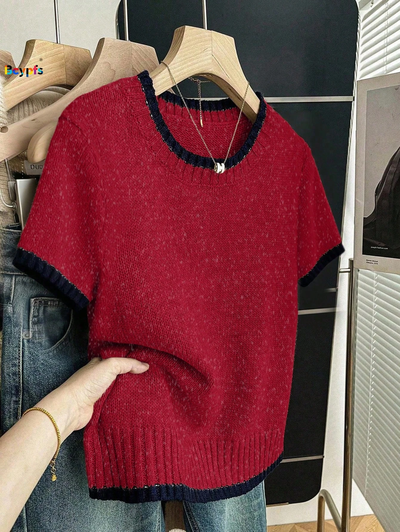 „2026 Neuankömmling Damen-Strickpullover mit rotem Kontrast-Rundhalsausschnitt und kurzen Ärmeln, Textur, schmale Passform, vielseitiges Frühlings-Herbst-Top“