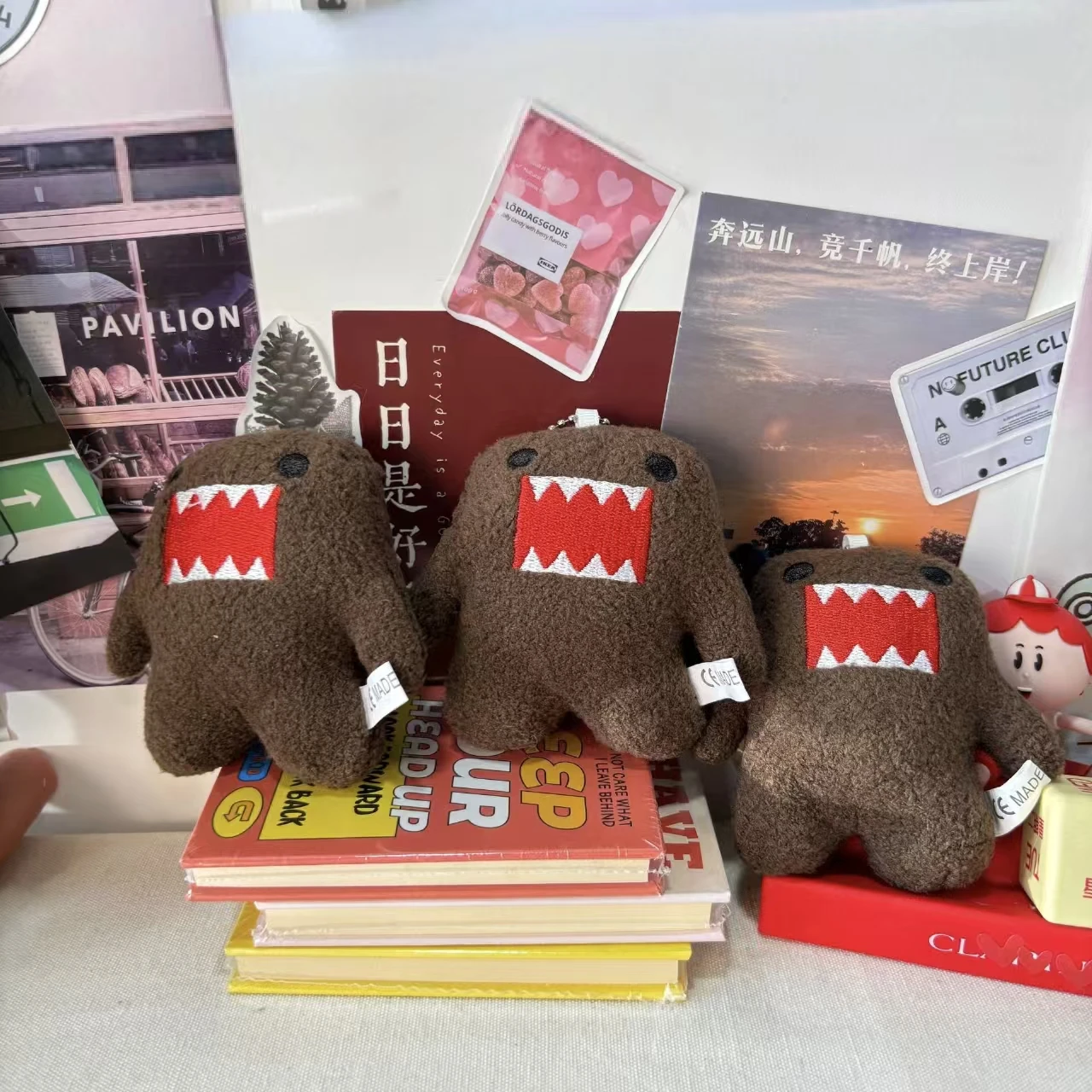 Domo-Kun Plush Pendant Cartoon Monster Keychain with Christmas Hat Decorative Doll Gift