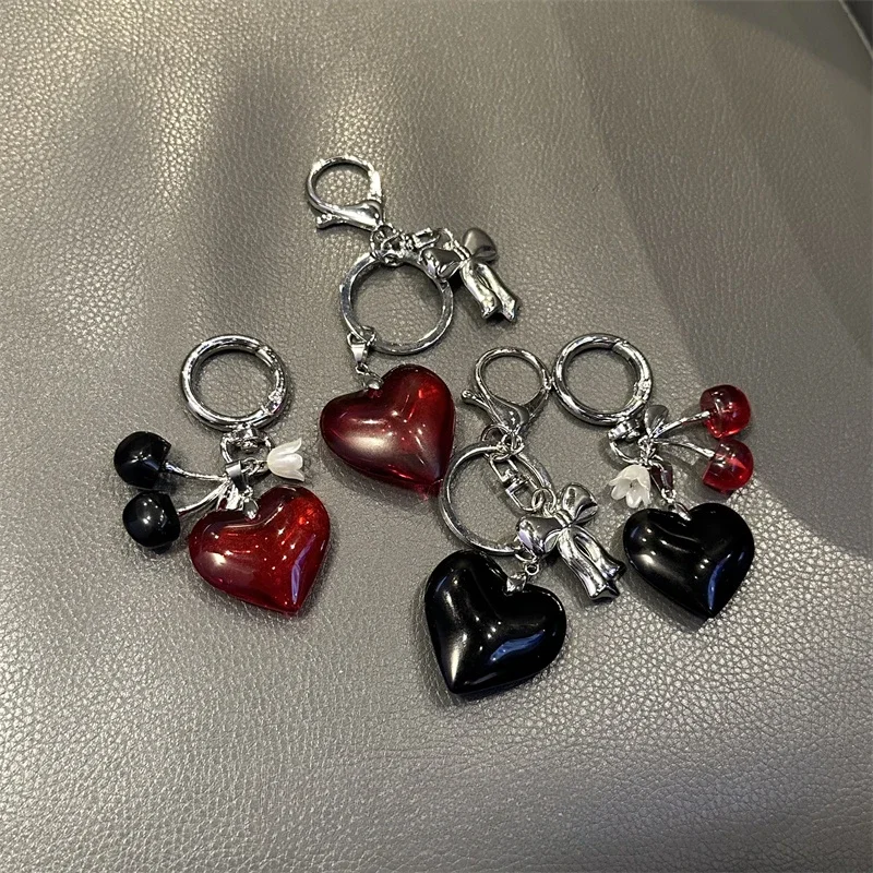 Y2K Black Transparent Puffy Heart Charm Keychain Fashion Bag Backpacks Hanging Ornament Car Classic mobile phone chain for Women