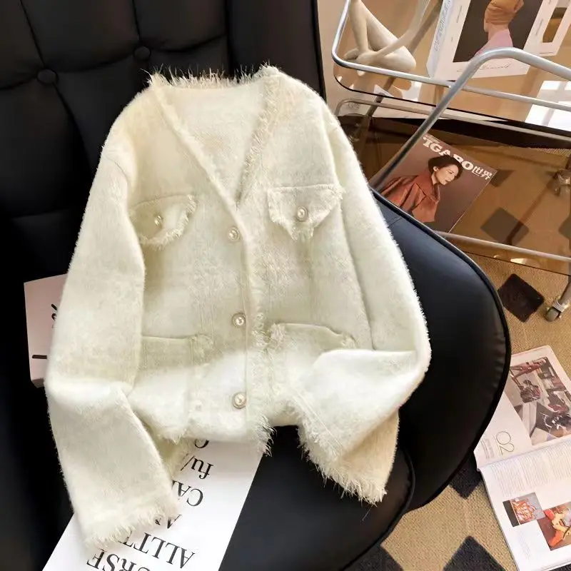 Bright Silk Tassel V-Neck Mink Velvet Knitted Jacket Women's 2026 Autumn And Winter French Senior Celebrity White Top Cardigan