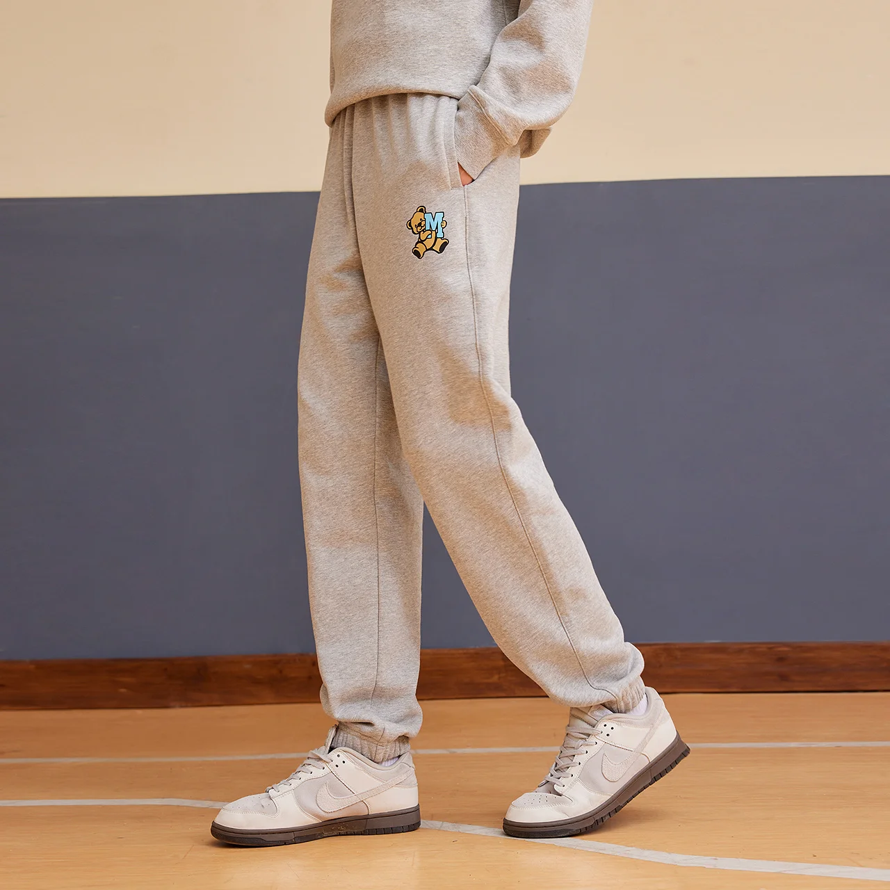 Metersbonwe Men's American Retro Cartoon Print Cropped Joggers Casual Sweatpants Elastic Cuff Trousers for Autumn Ankle-Length