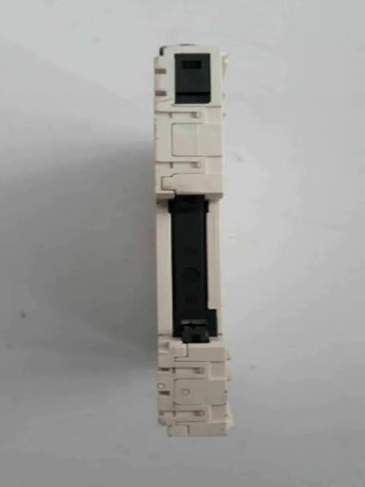 Moduł PLC TM5SDI4A w magazynie