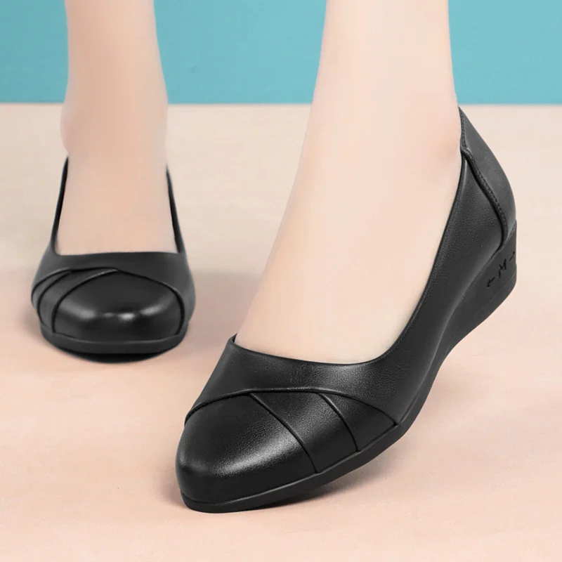 Women Fashion Light Weight Wedge Heel Comfort Spring Autumn Shoes Casual Sweet  Black Leather Soft Bottom Flat Shoes