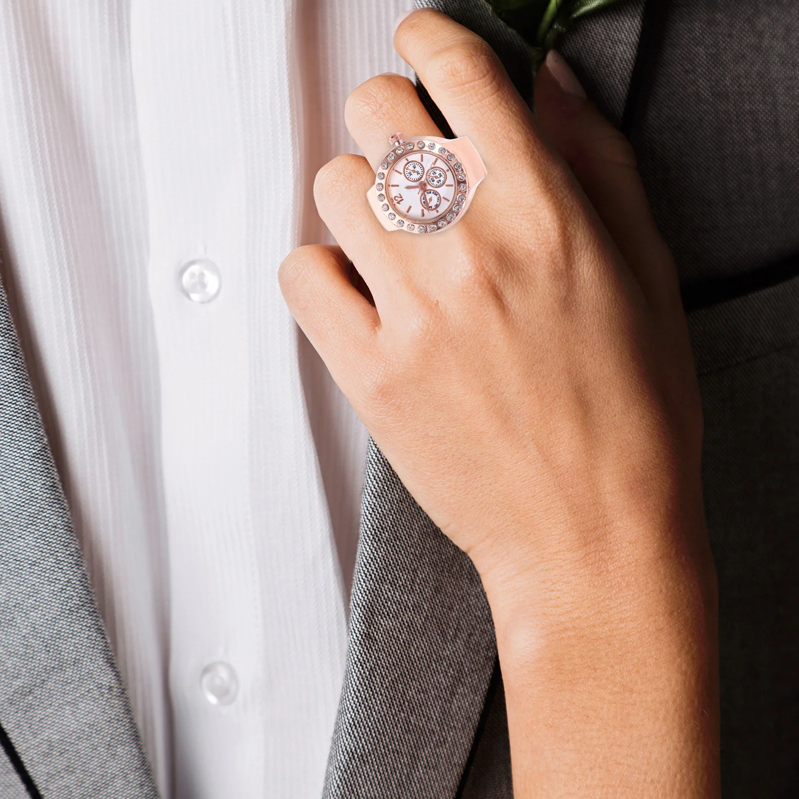 Montre à bague, mouvement à Quartz, chronométrage précis, port confortable, bijoux à la mode, Design rond, décor en strass