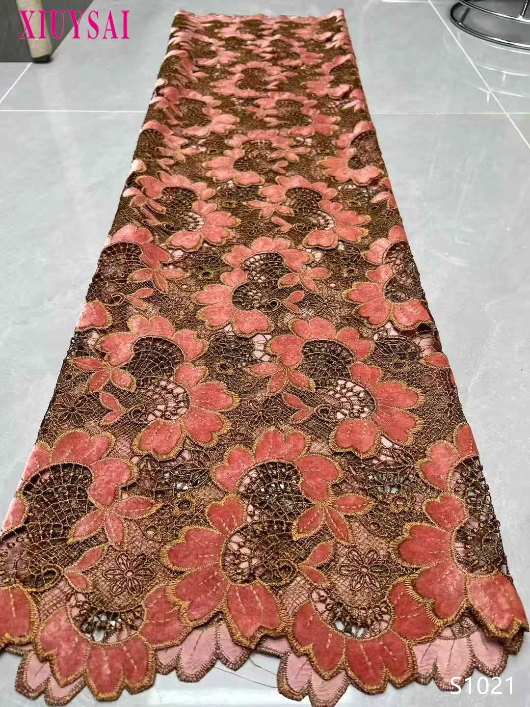 

African Nigeria 2025 High-Quality Velvet Lace Fabric French Guipure Cord Lace Fabric Dress Nigerian 5 Yards For Wedding Party