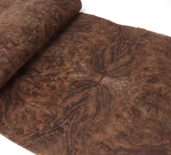 L:2,5 m Szerokość: 580 mm T: 0,3 mm Łączenie naturalnego orzecha włoskiego z powierzchnią zadziorów fornir drewniany Dekoracja mebli głośnikowych