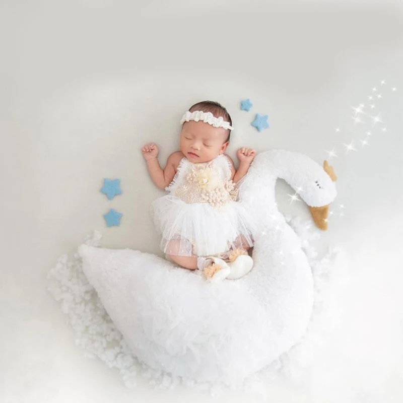 Newborn Photography Props Swan Posing Cushion Baby Photo Shooting Props Cute Photo Backdrop Accessories for Baby Shower