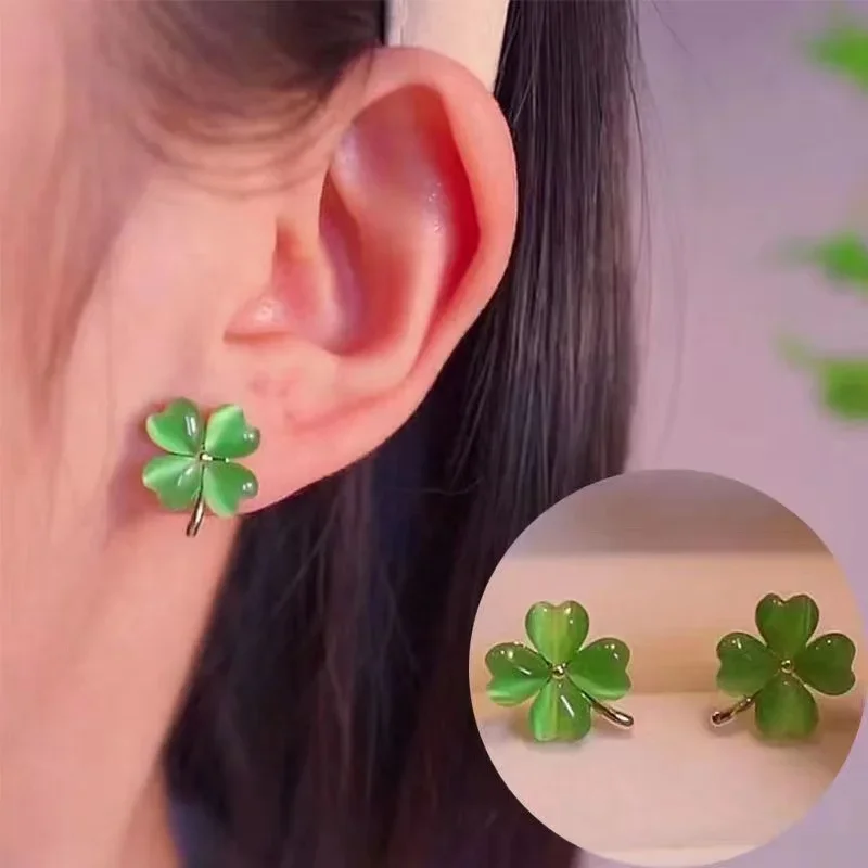 The new fashion four-leaf Clover Cat's eye stone earrings small exquisite earrings temperament image 2