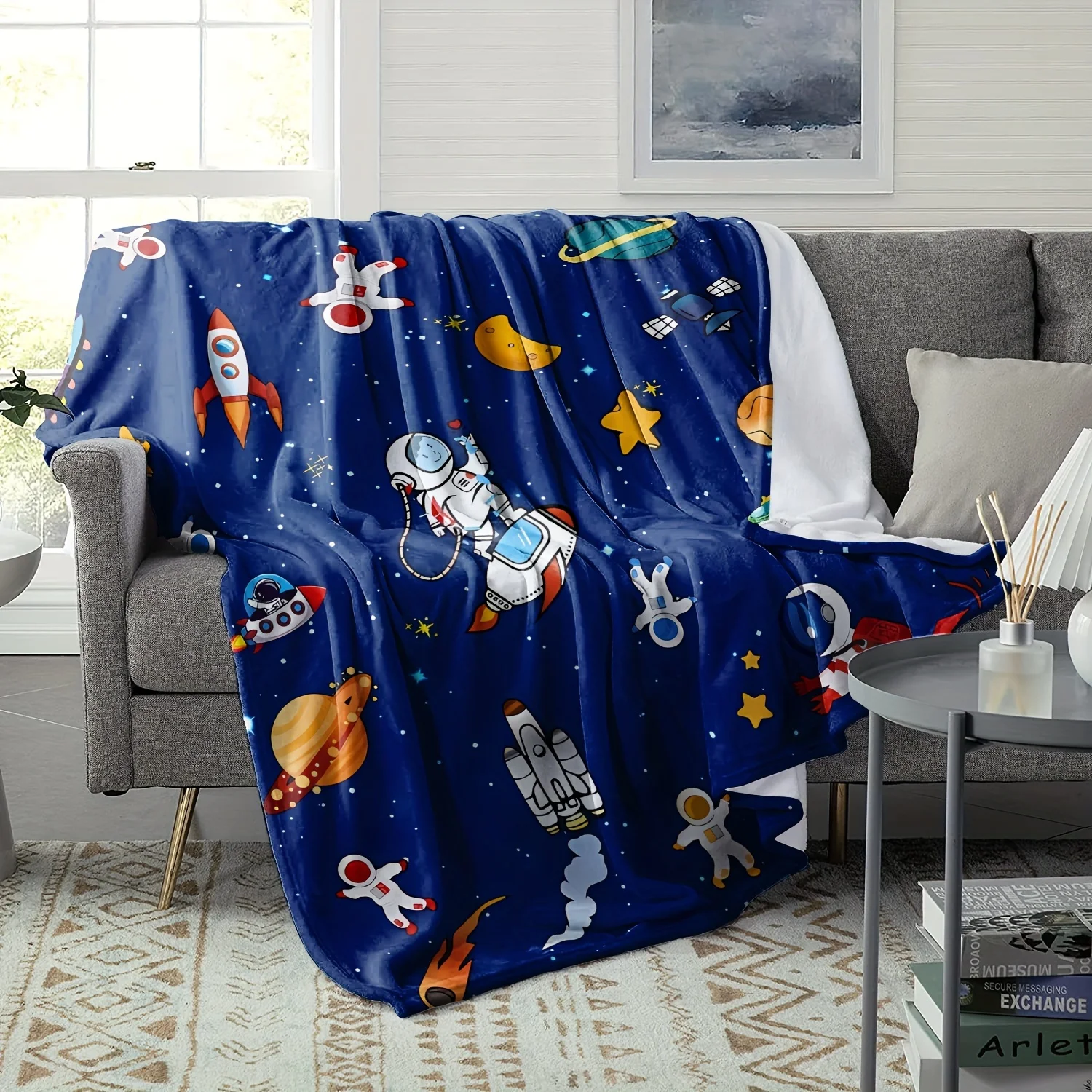 1pc of Flannel Blanket Featuring a Cartoon Flying Saucer in Space, Soft And Cozy, Perfect for Use on a Sofa,, Or at The Office;