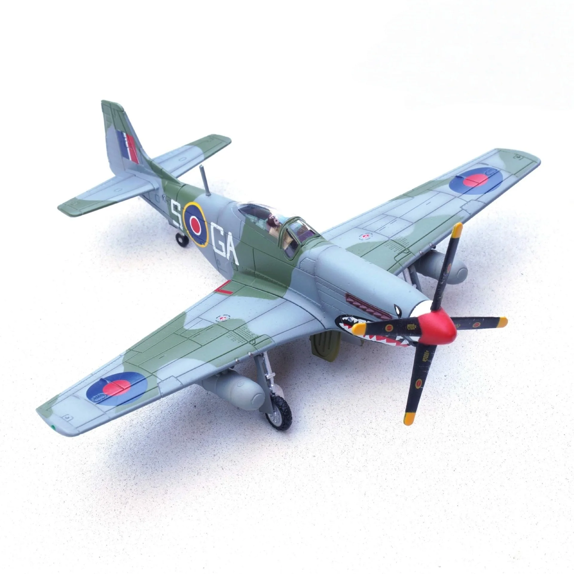 Diecast 1:72 Scale Alloy British Air Force Mustang P-51D Fighter Jet Airplane Model Classic Finished Static Collection Ornaments