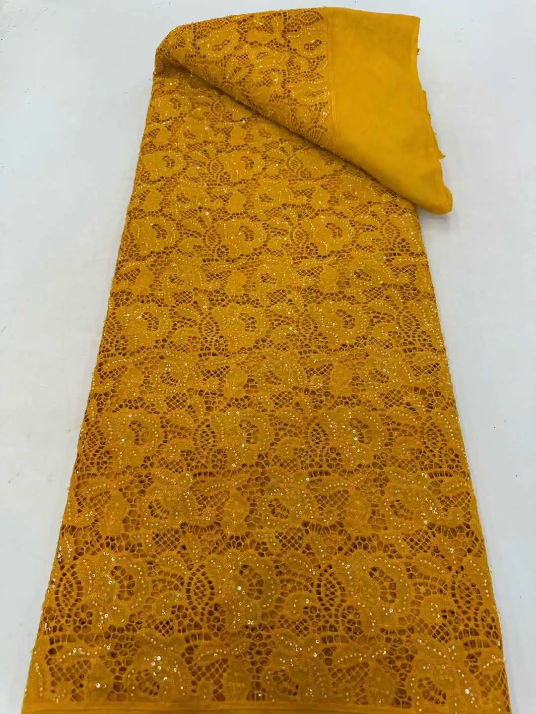 Tessuto africano del pizzo del cavo di seta del latte 2025 Pizzo di alta qualità Paillettes di lusso Lacci del cavo guipure nigeriano per abiti da festa di nozze