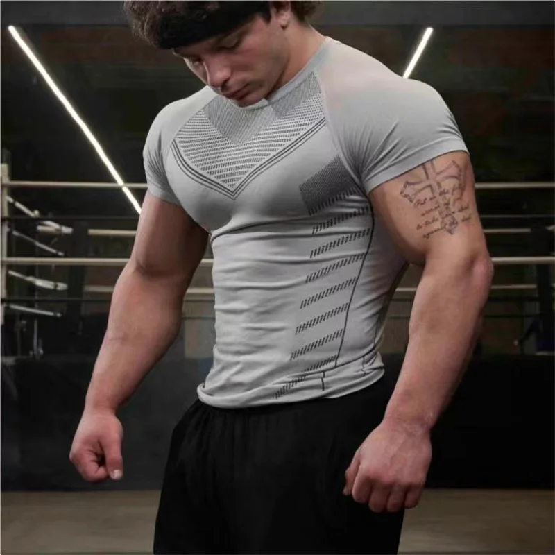 2025 Men Solid Color Sport T-shirt Summer New Gym Fitness Bodybuilding Male Workout Shirts Fashion Short Sleeves T-shirt Men Top