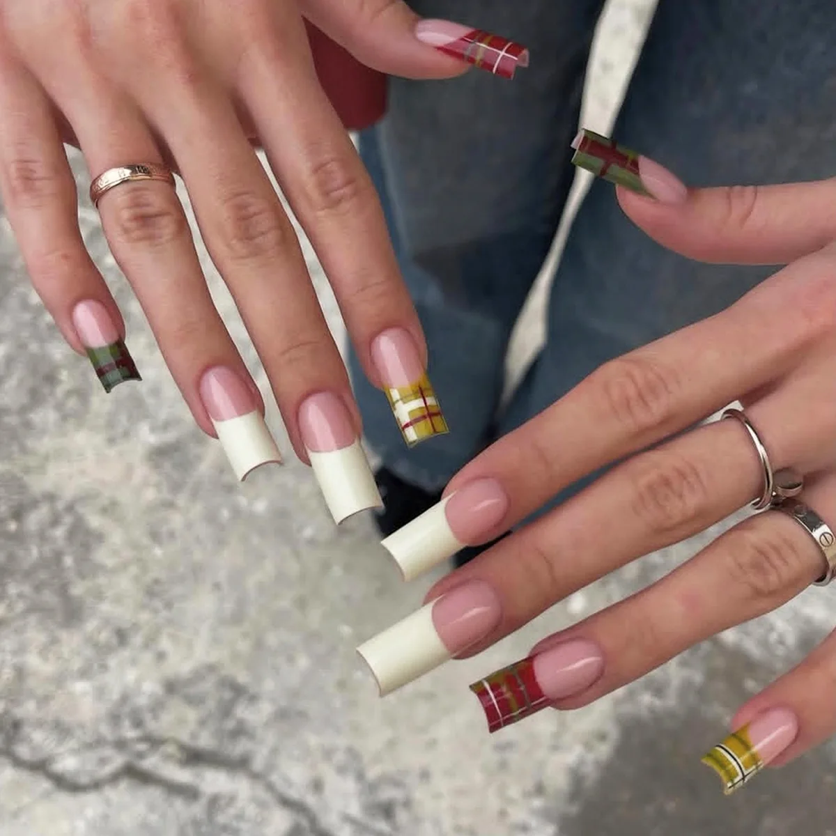 24 Stück einfache weiße künstliche Nägel im französischen Stil, mittlerer Sarg, nackte Farbe, zum Aufdrücken der Nägel, Ins-Stil, abnehmbarer künstlicher Nagel für Frauen – Detail 8