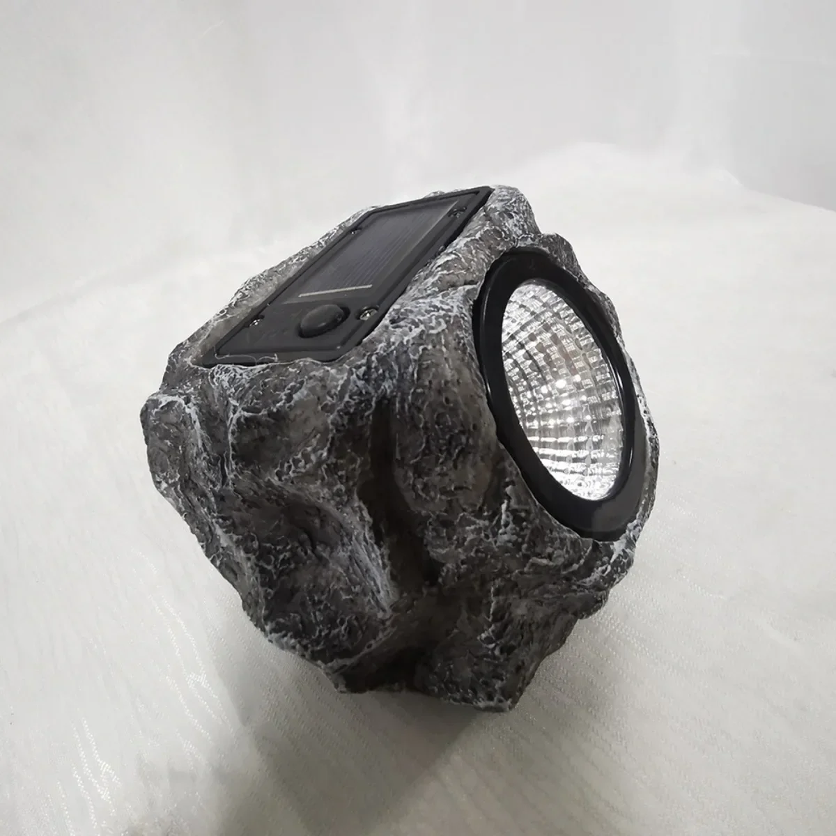Creativity Solar Courtyard Lamp Outdoor Garden Landscape Spotlight Waterproof Resin Simulation Stone Lamp Led Lawn Tree Lamp