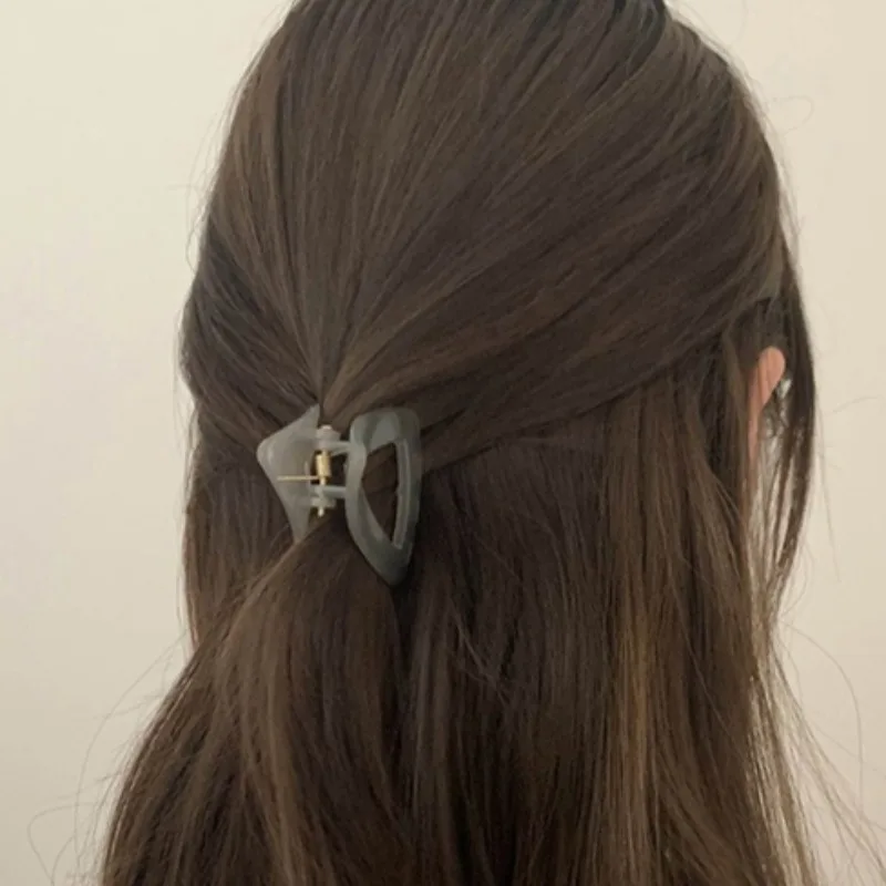 Accesorios para el cabello Acrílico transparente Triángulo geométrico Horquilla Cierre de cabello Pequeño Moda Retro Diamante Plástico Крабики Для Волос