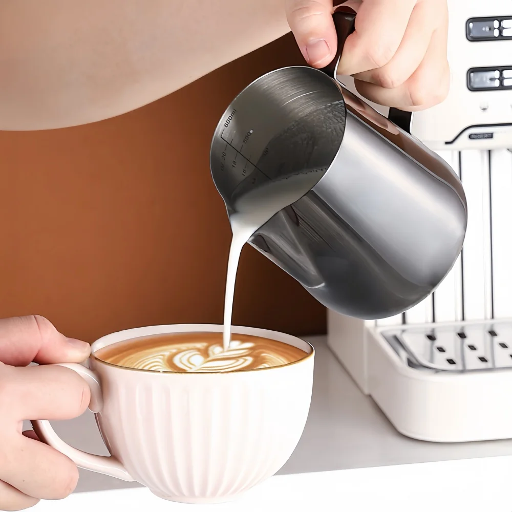 Upgraded Coffee Milk Frothing Pitcher Jug 304 Stainless Steel Precise Scale Steam Coffee Professional Advanced Coffee Utensils