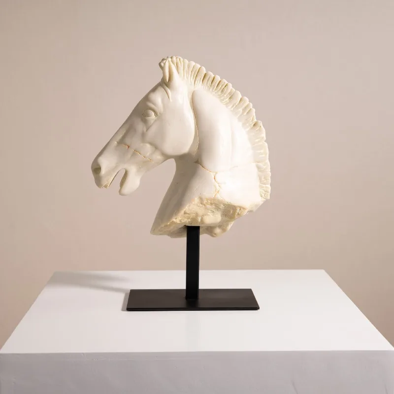 Resin Modern Entrance Hall Ornament Horse Head Modelling Figurines Study Room Aesthetic Luxury Sculptures Valentine Gift Ideas