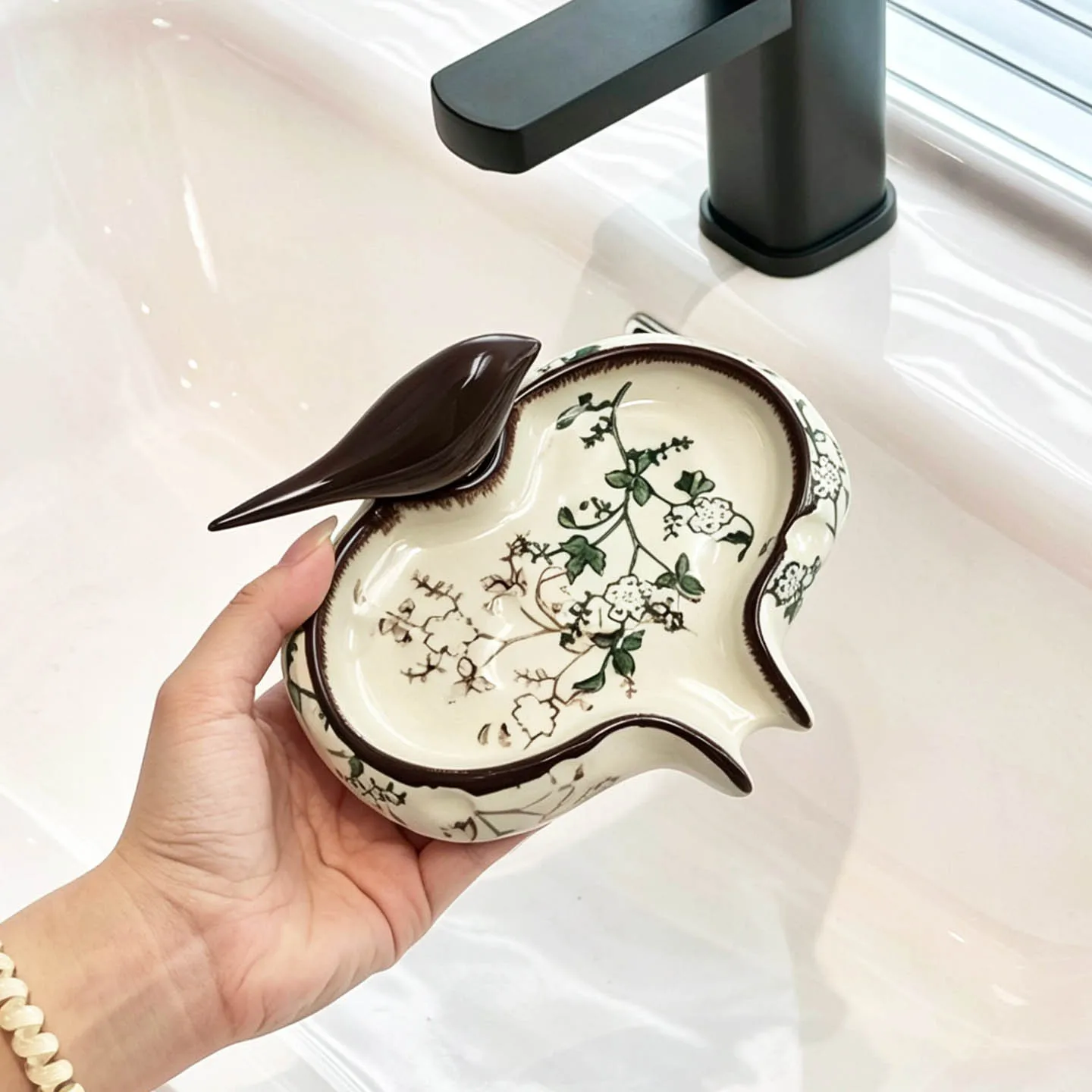 Ceramic Creative Flower Bird Soap Box Vintage Style Bathroom Drain Soap Dish Laundry Soap Holder Tray