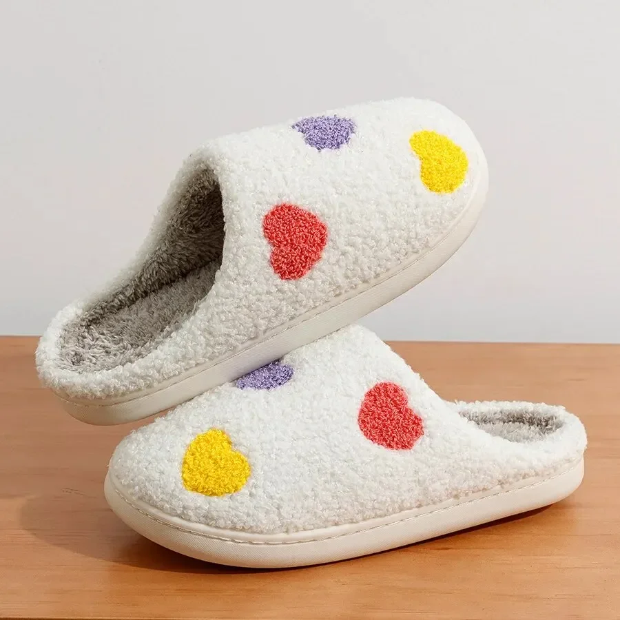 Pantoufles multicolores pour femmes, design mignon petit cœur, chaussures de maison, amour romantique, confortables, plates, cadeau pour fille et ami, hiver