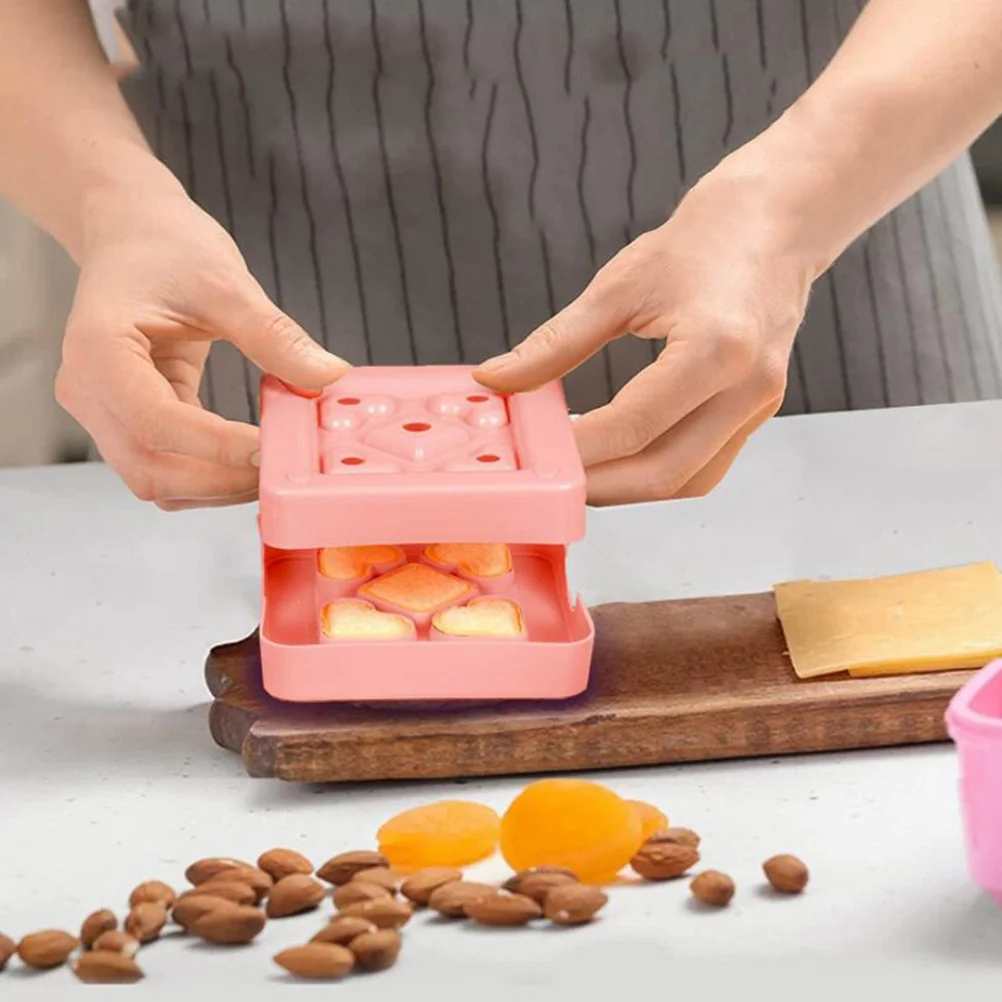 

2Pcs Premium Heart Shaped Sandwich Molds Plastic Molds for Creative Snacks Home Baking Shop Pink Cooking Supplies