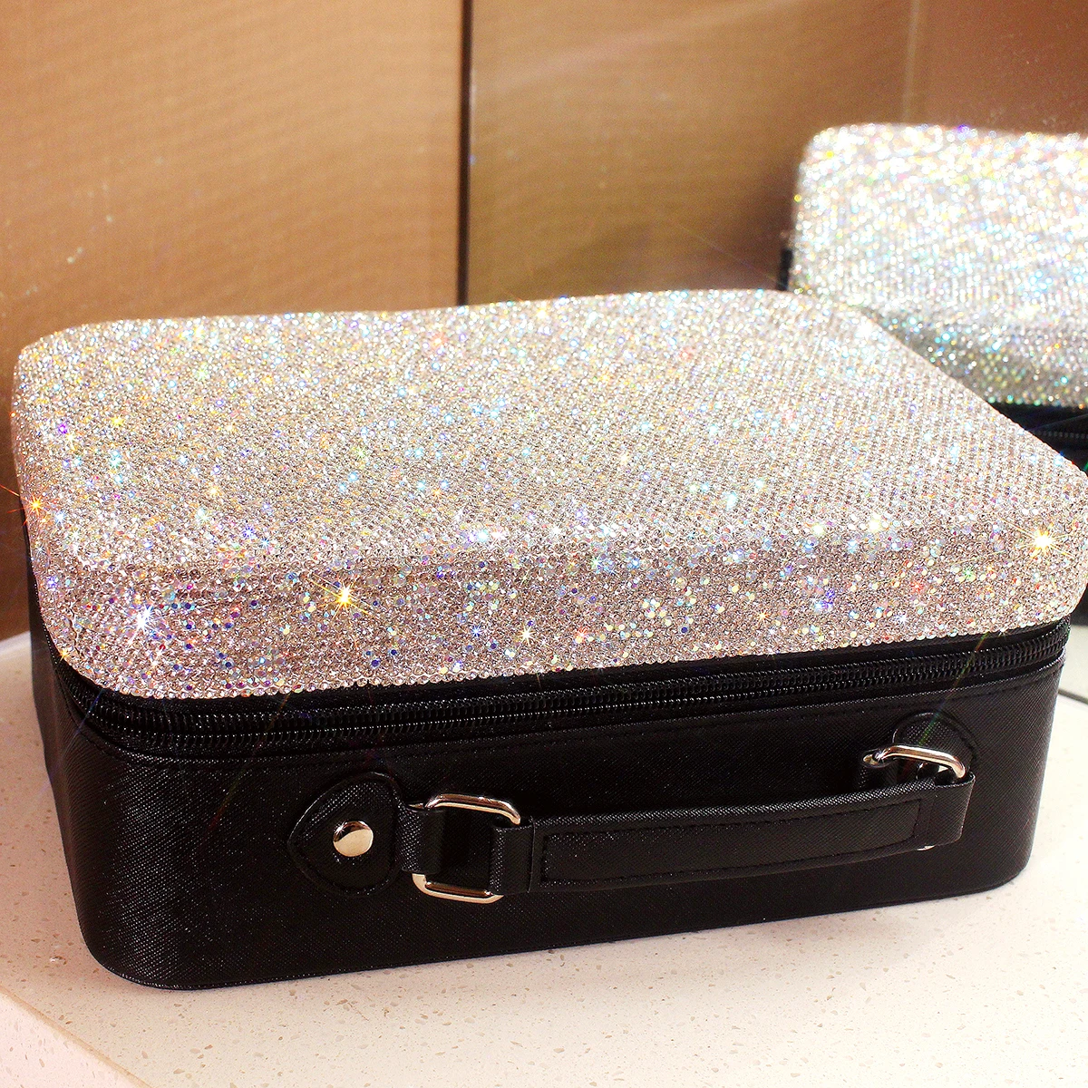 

Diamond Embedded Large Capacity Portable Makeup Bag with Mirror Multi-Functional Ins Style Makeup Box Cosmetic Storage Case
