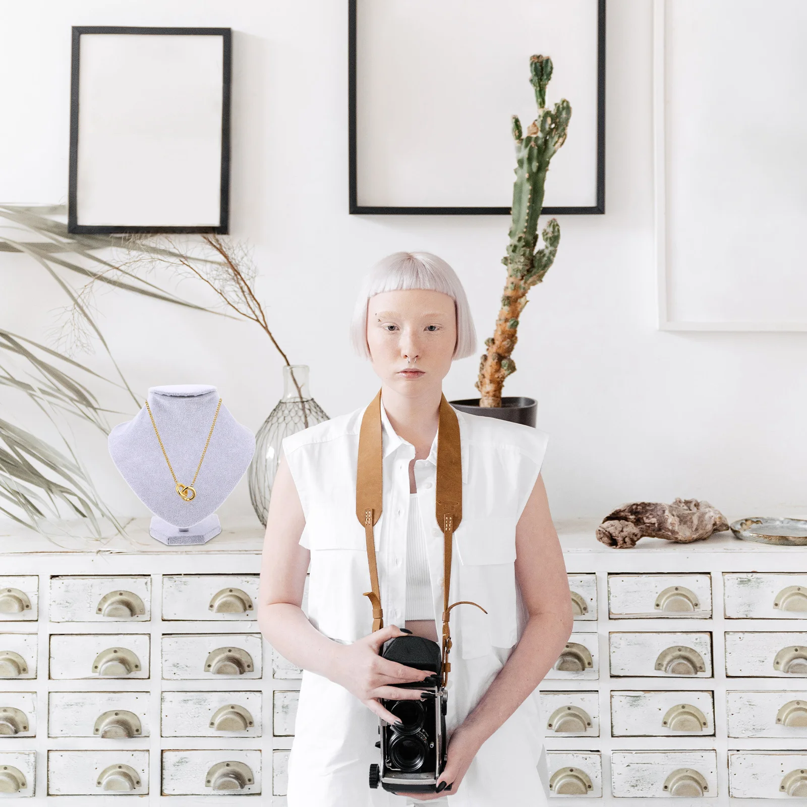 

Necklace Display Holder Jewelry Organizer Multi-Functional Stable Jewelry Stand Bust Rack for Pendant Display Necklace Holder