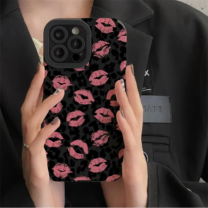 Pink Lip Kiss Phone Case For iPhone 14 13 12 11 Pro Max X XR XS 7 8 14 Plus Leopard Print Camera Protection Silicone Cover Case