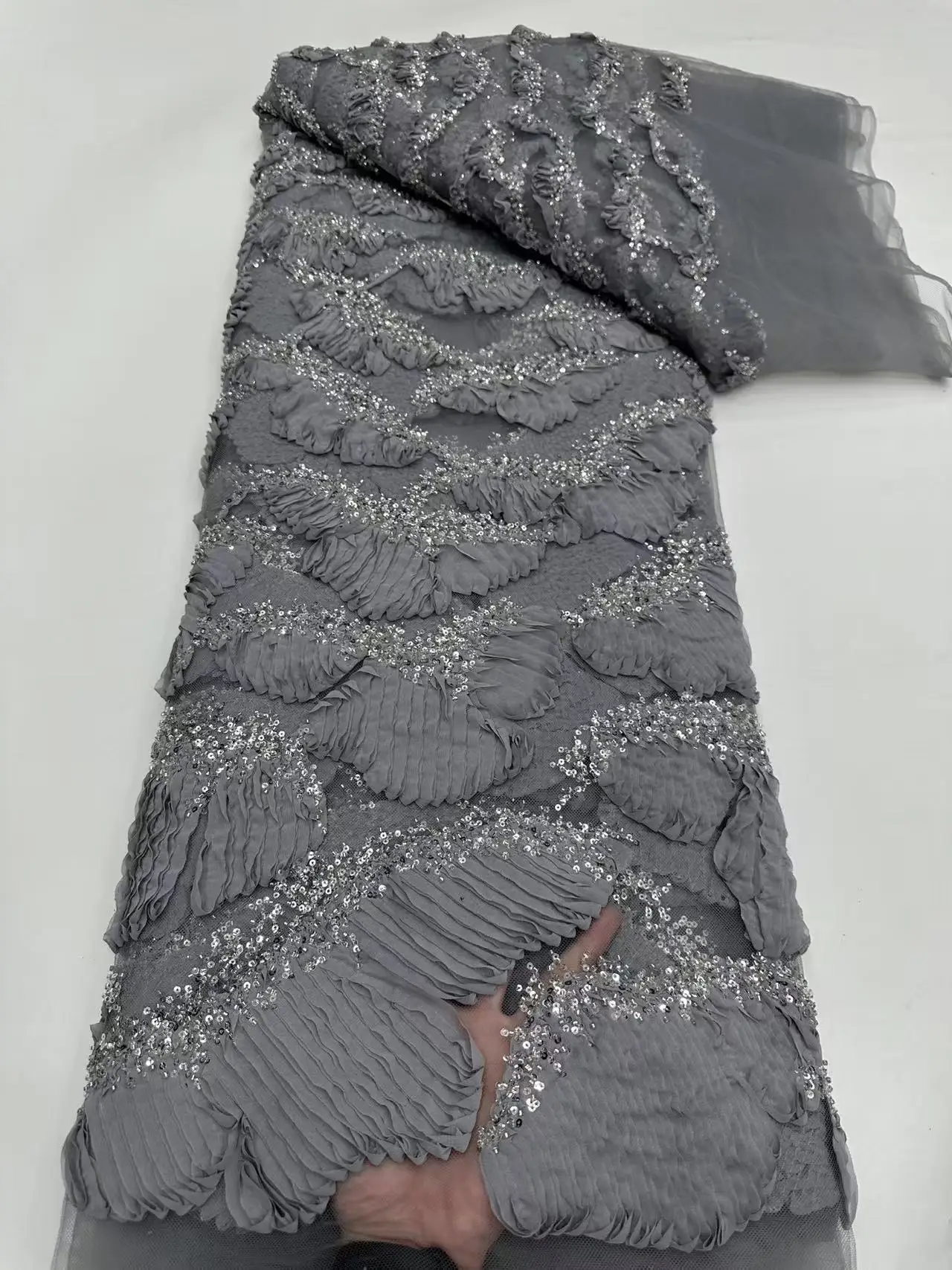 Paillettes africani Tessuti di pizzo con perline 2025 Ricamo rosso di alta qualità Tessuto di pizzo francese nigeriano per lacci da cucito da sposa Hm53-1