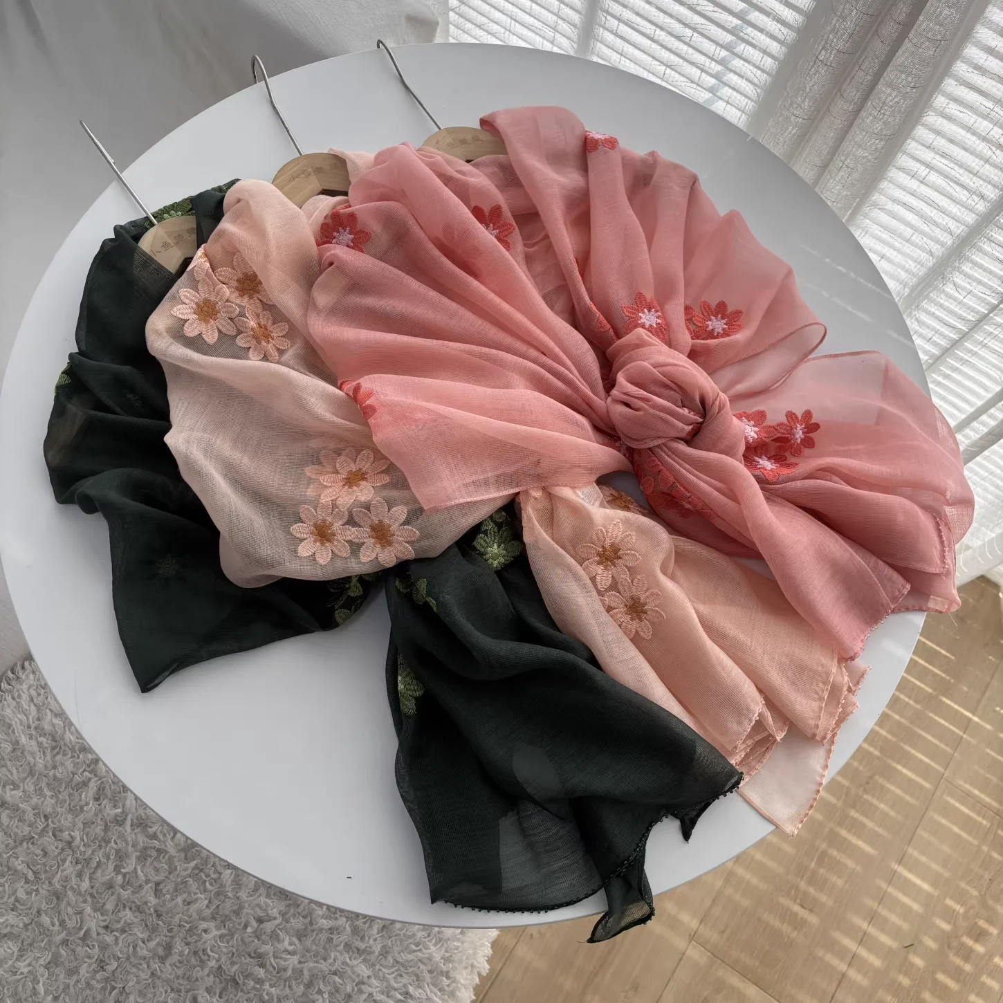 

80% Wool 20% silk elegant womens shawl bohemian pink green flower embroidered neck scarves woman accesories