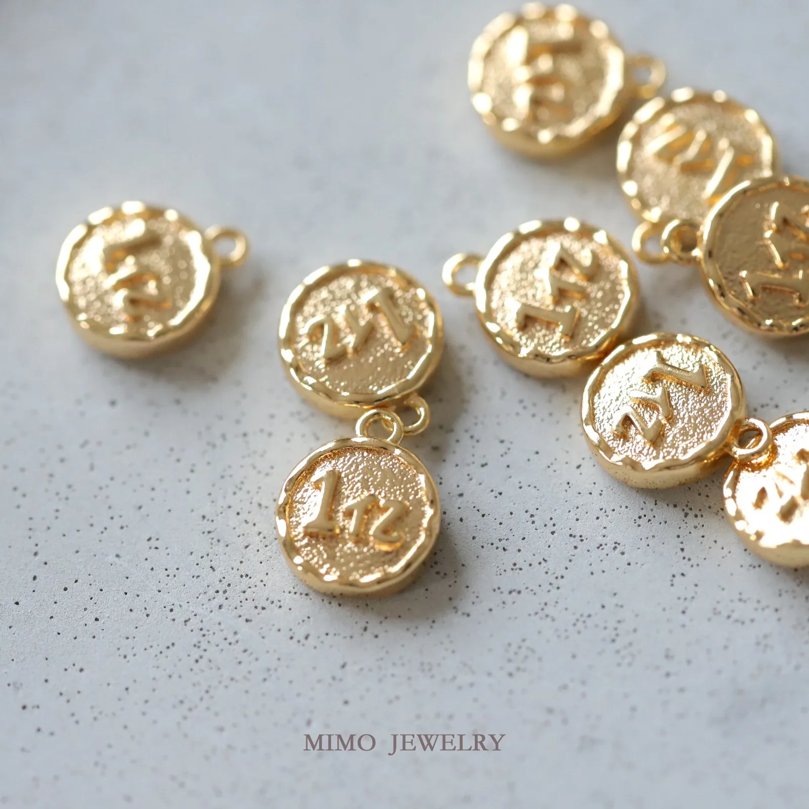 Double Sided Small Target 100 Million Instant Rich Circle Charms Pendant Supplies DIY Hand Brass Gold Plated Accessorie 10x8.2mm