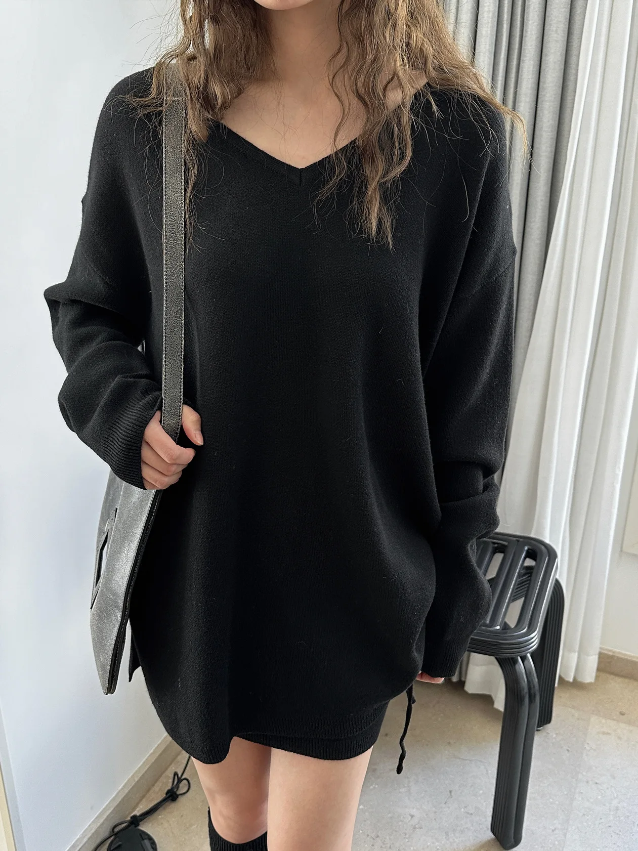 Spring and autumn women\'s casual solid color V-neck long sleeved loose wool sweater