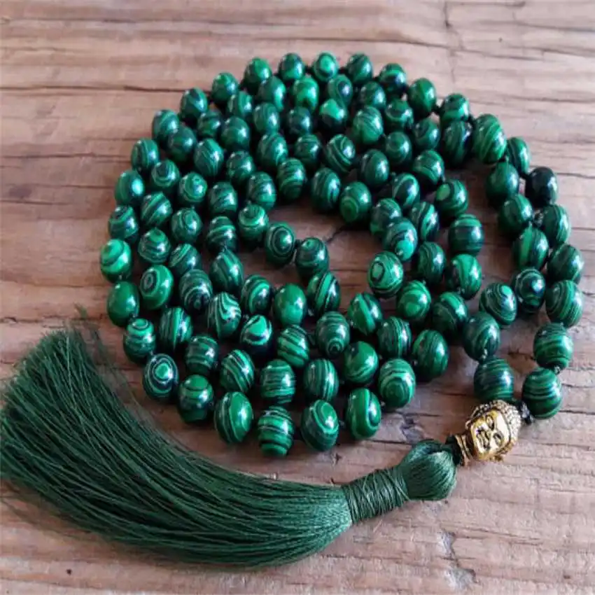 

Натуральное ожерелье из малахита с 108 бусинами, бусиной в виде головы Будды, зеленым кисточком и кристаллами для исцеления чакры Сердца