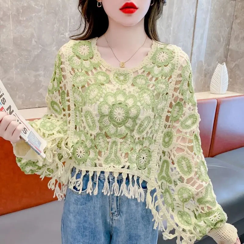 

Tassel Hollow Loose Knitted Sweater 2023 Early Autumn New Blouse Simple Bat Sleeve Small Fresh Short Top Women