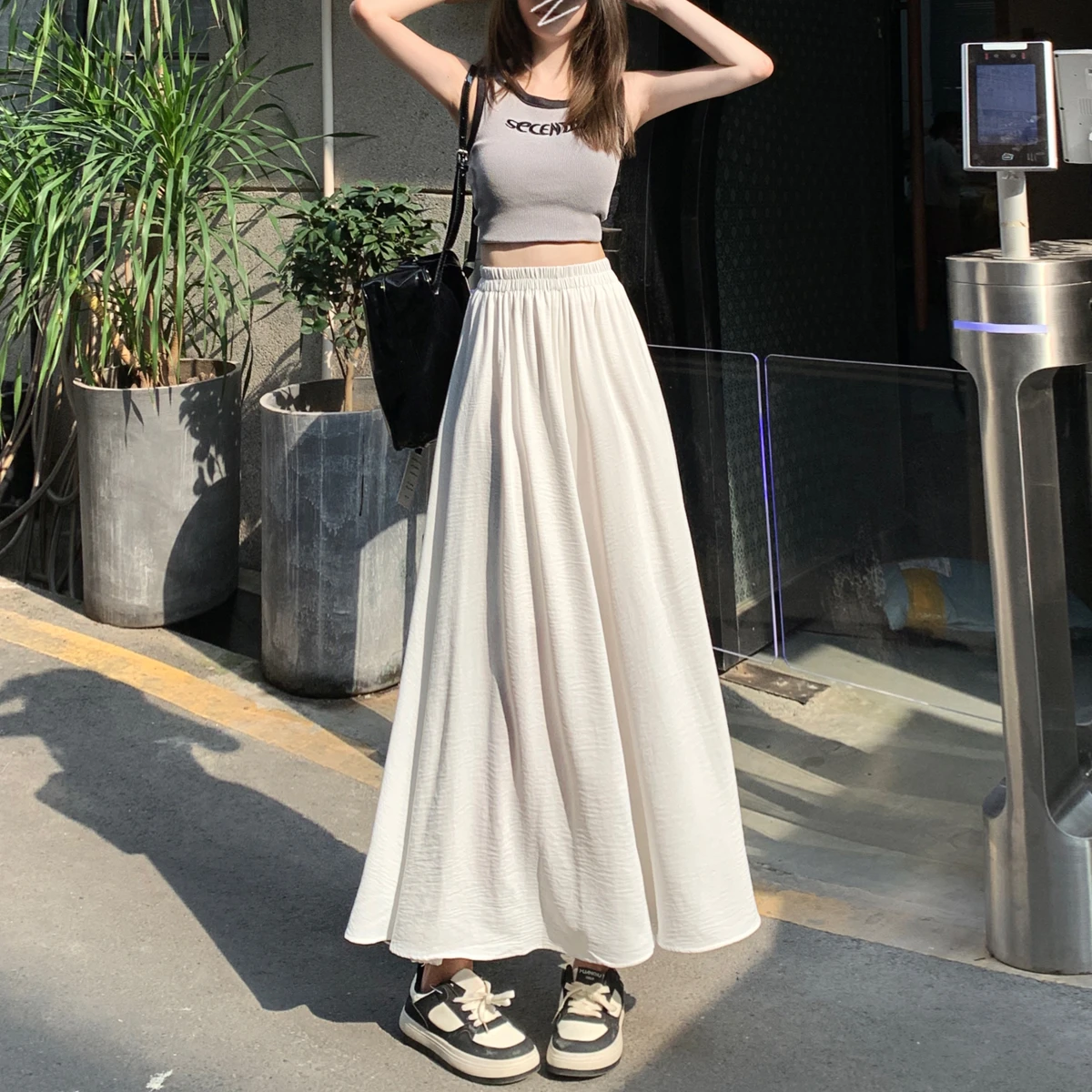 

Comfortable and Slim A-line Long Skirt for Women in Summer, with Elastic Waistband and Flowing Hem