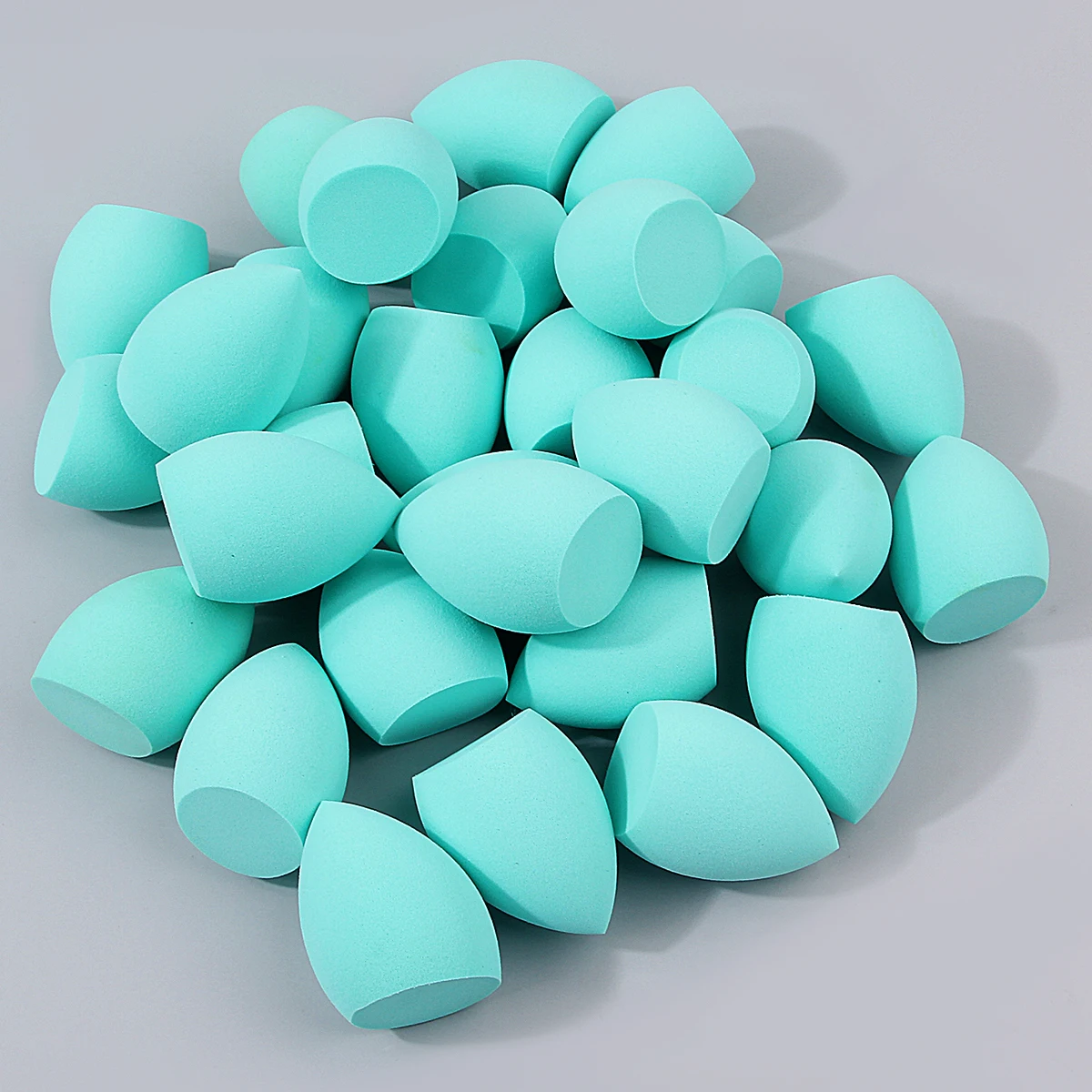 30個入り斜めカットメイクスポンジセット、大サイズ、超ソフト、乾湿両用メイクツール、パウダーがつきにくい