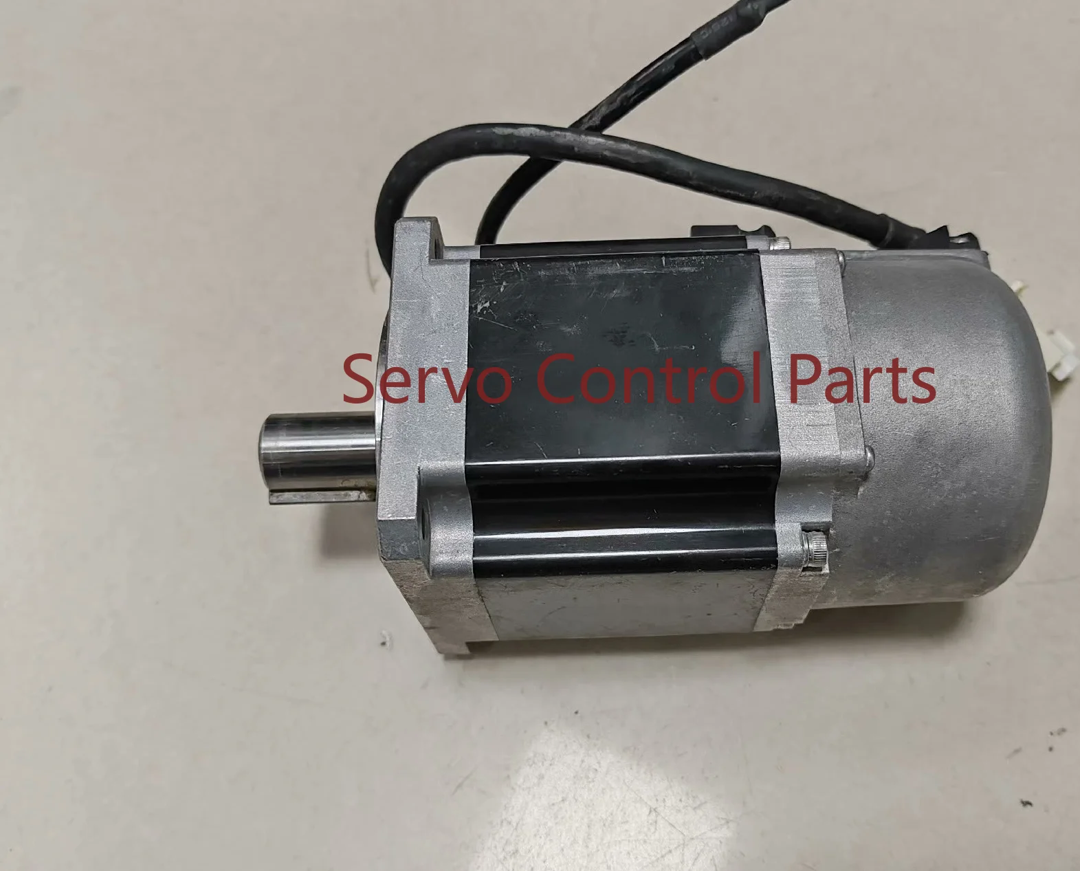 ASMT07L250AK   ,servo motor,  In good working condition, free shipping