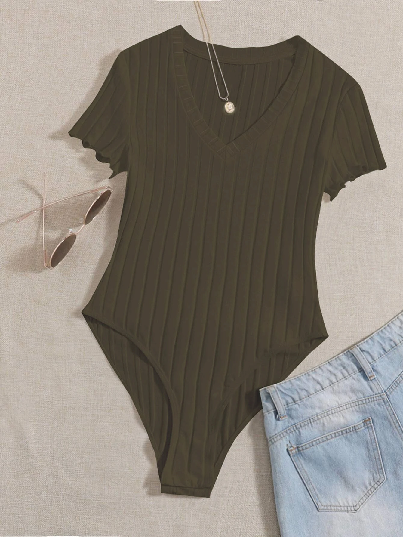 Neues kurzärmeliges, schmales T-Shirt mit V-Ausschnitt, sexy und vielseitiger, eng anliegender Jumpsuit. – Detail 14