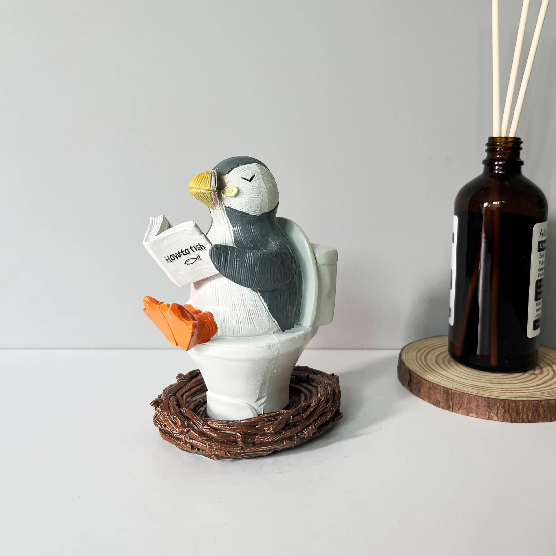 

NEW Sitting on The Toilet Reading Books Animal Statues Home Furnishings Hotel Washroom Countertop Decorations Creative Gifts