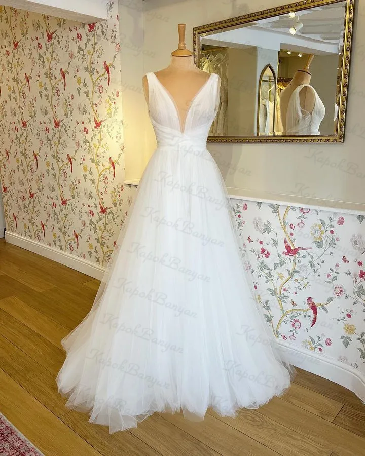 Robe de mariée trapèze élégante en Tulle, col en v profond, style Boho, sans manches, Simple, dos nu, longue, Chic, pour la plage, 2023