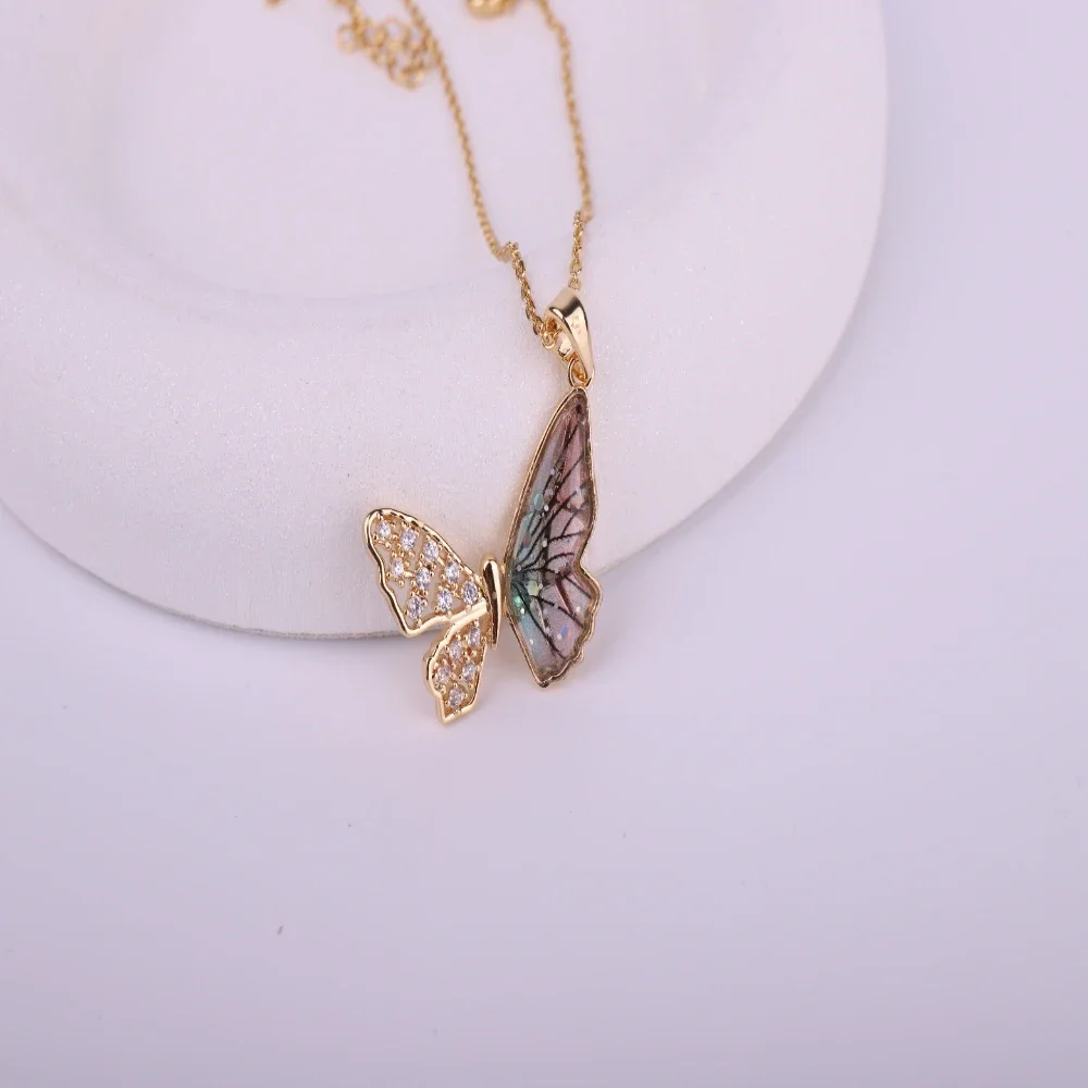 Collana a farfalla da donna - Eleganti gioielli con ciondolo scavato con zirconio ramato e zirconi micro intarsiati, C alla moda