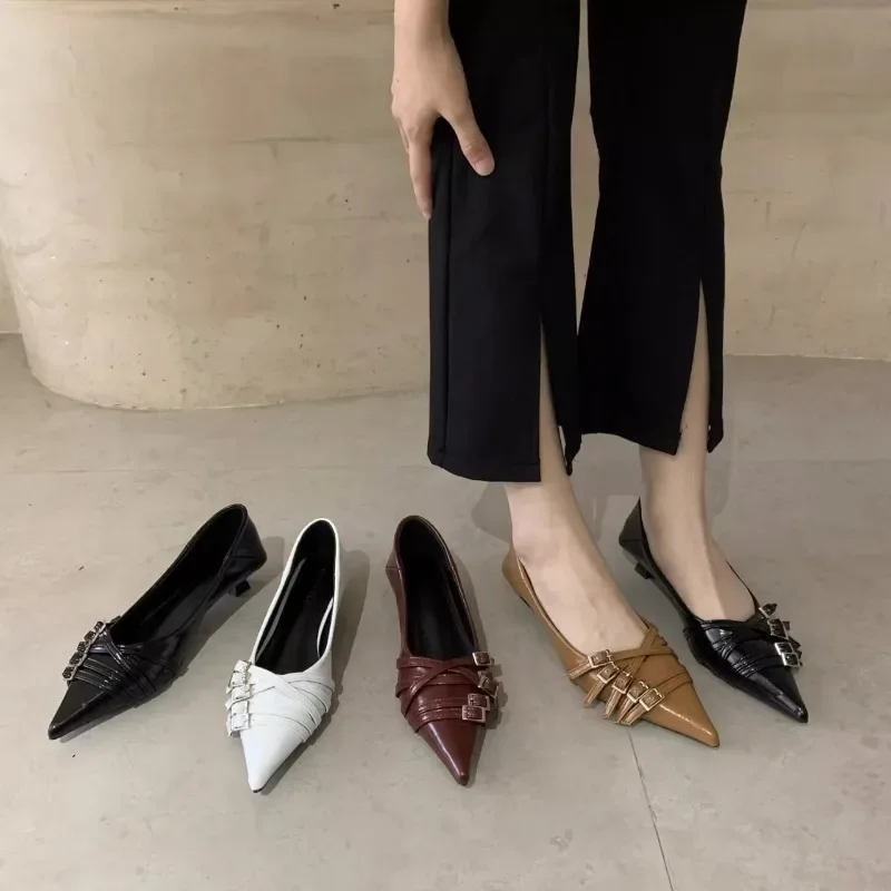 

Женские туфли на высоком каблуке с квадратной пряжкой на тонком каблуке, новинка 2025, маленькие кожаные туфли на низком каблуке во французском стиле с неглубоким носком