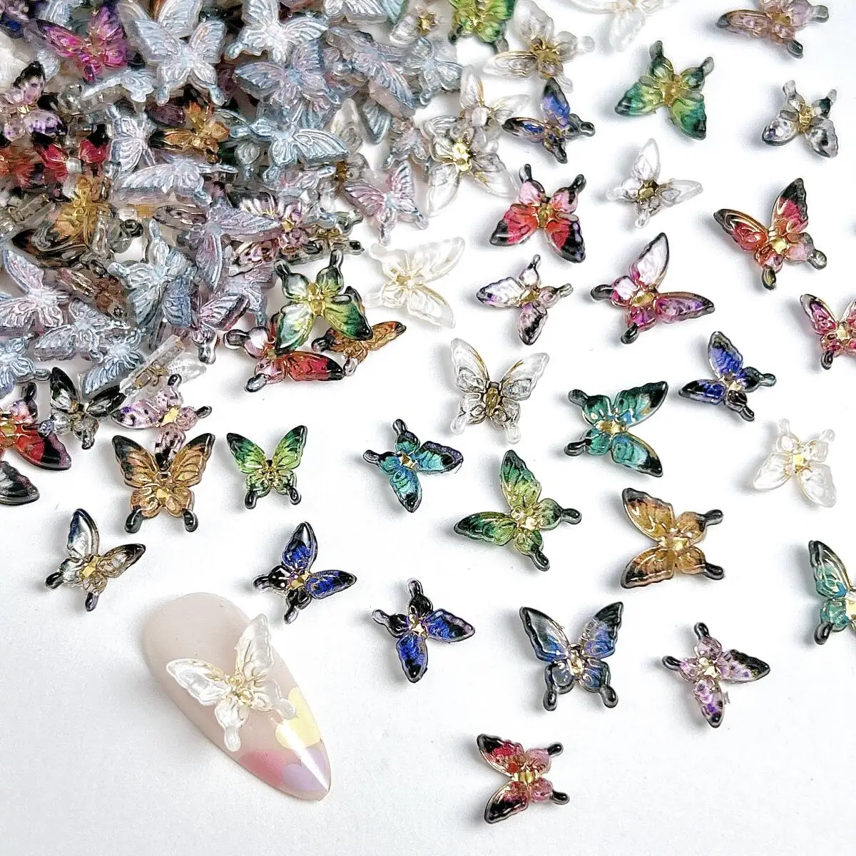

30PCS New Retro Gradient Butterfly Resin Nail Charms Creative Advanced Color-blocking Butterfly Nail Art Decorations DIY Nails