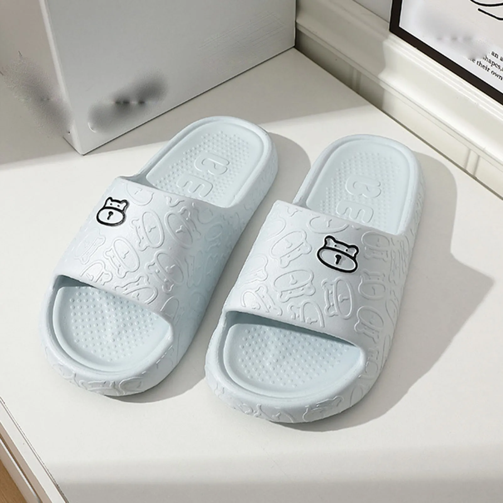 Anti-odor Woman Slippers without Grinding Feet Slippers Suitable for Going Beach Side Wear