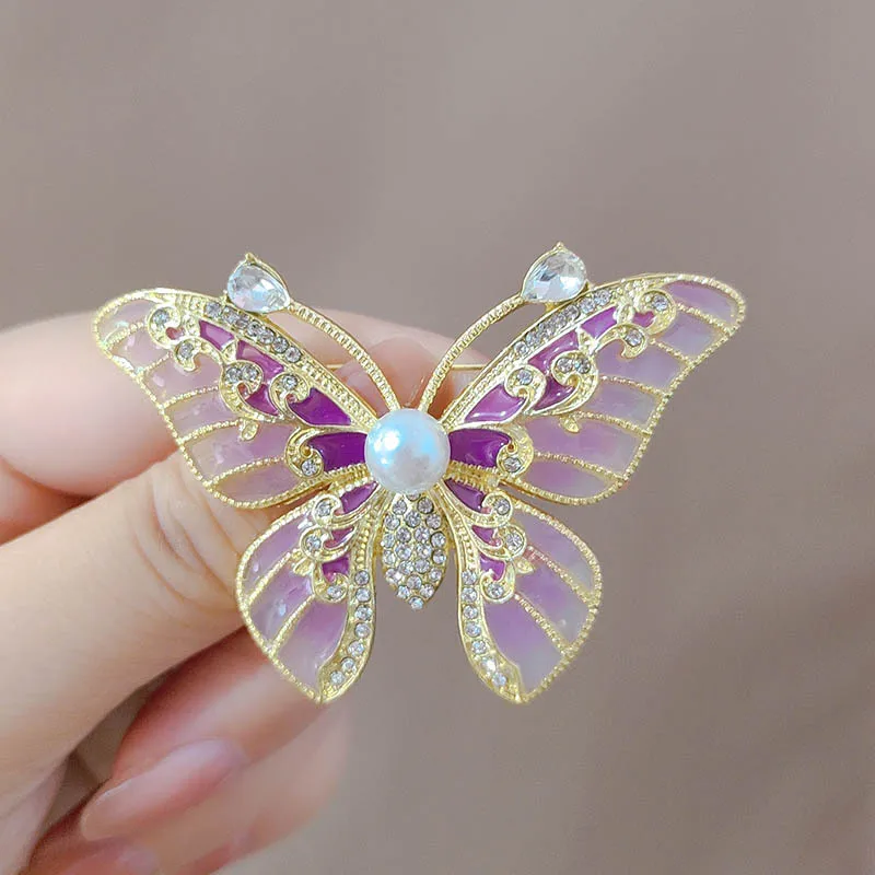 

High-end gradient butterfly brooch, pearl rhinestone, insect pin, elegant and sophisticated corsage
