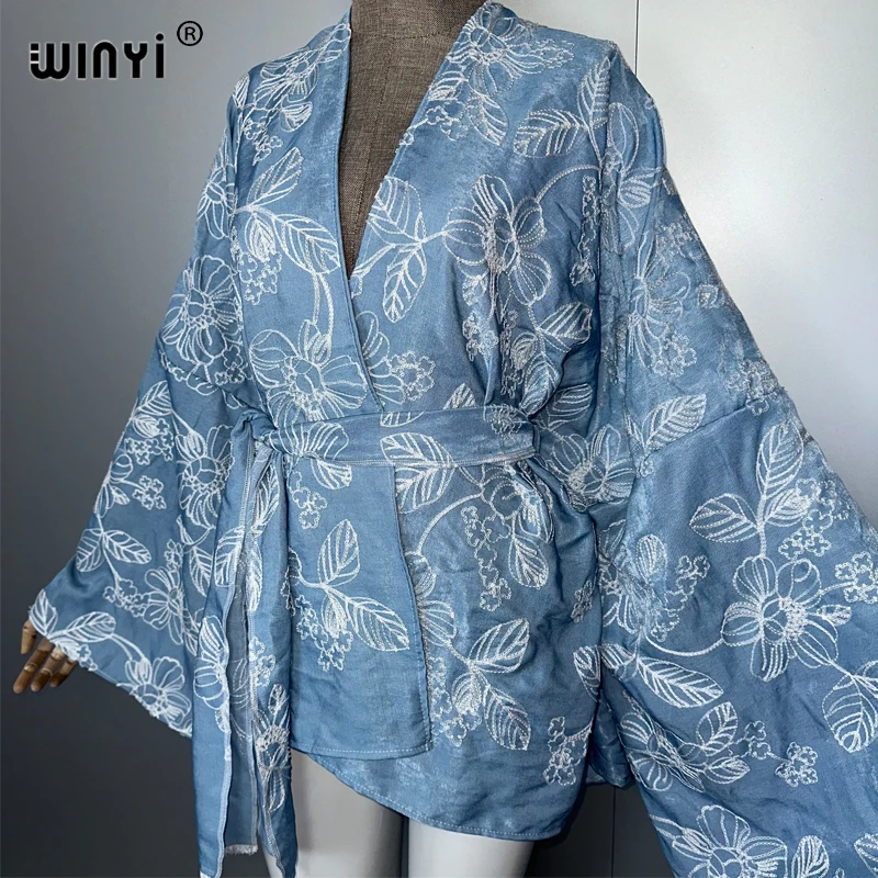 سترة WINYI مطرزة من قماش الدنيم معطف أنيق فستان فضفاض أنيق للحفلات ماكسي للعطلات والسباحة كيمونو عصري