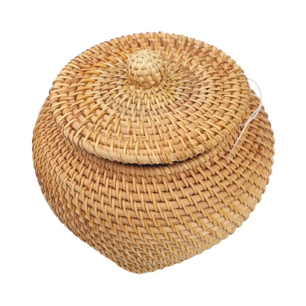 Rattan Storage Basket with Lid for Snack Fruit Candy and Small Item Organization Using for traditional Natural Fiber